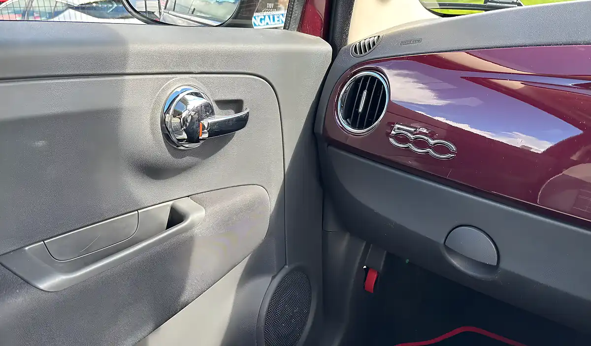 Used 2017 Fiat 500 Lounge Red - Interior and Exterior details 12