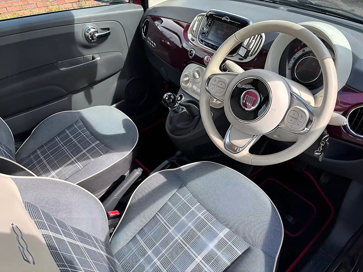 Used 2017 Fiat 500 Lounge Red - Interior and Exterior details 13