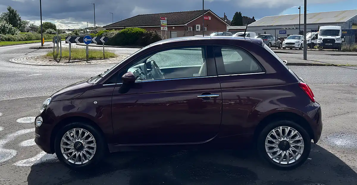 Used 2017 Fiat 500 Lounge Red - Interior and Exterior details 6