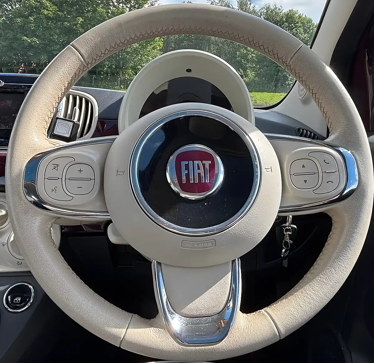 Used 2017 Fiat 500 Lounge Red - Interior and Exterior details 9