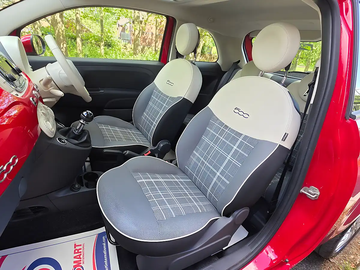 Used 2017 Fiat 500 Lounge Red - Interior and Exterior details 10