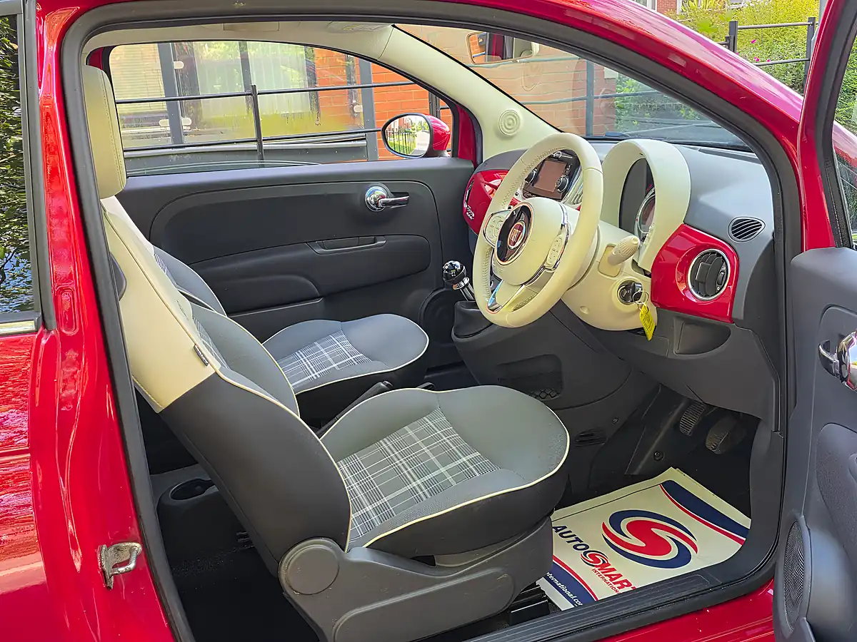 Used 2017 Fiat 500 Lounge Red - Interior and Exterior details 13