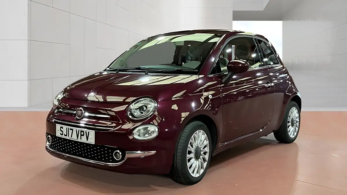 Used 2017 Fiat 500 Lounge Red - Interior and Exterior details 2