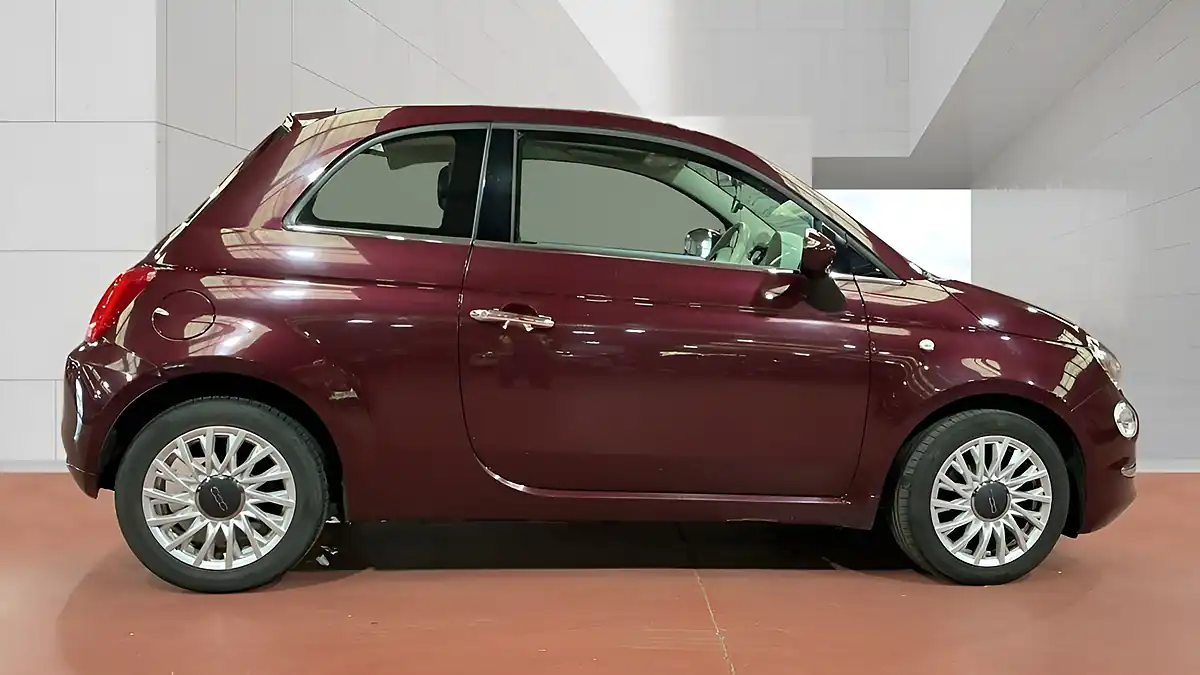 Used 2017 Fiat 500 Lounge Red - Interior and Exterior details 6
