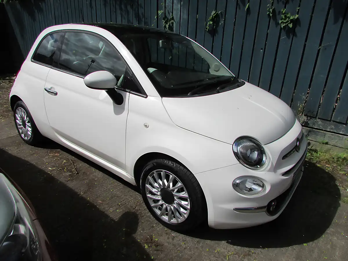 Used 2017 Fiat 500 Lounge White - Interior and Exterior details 11