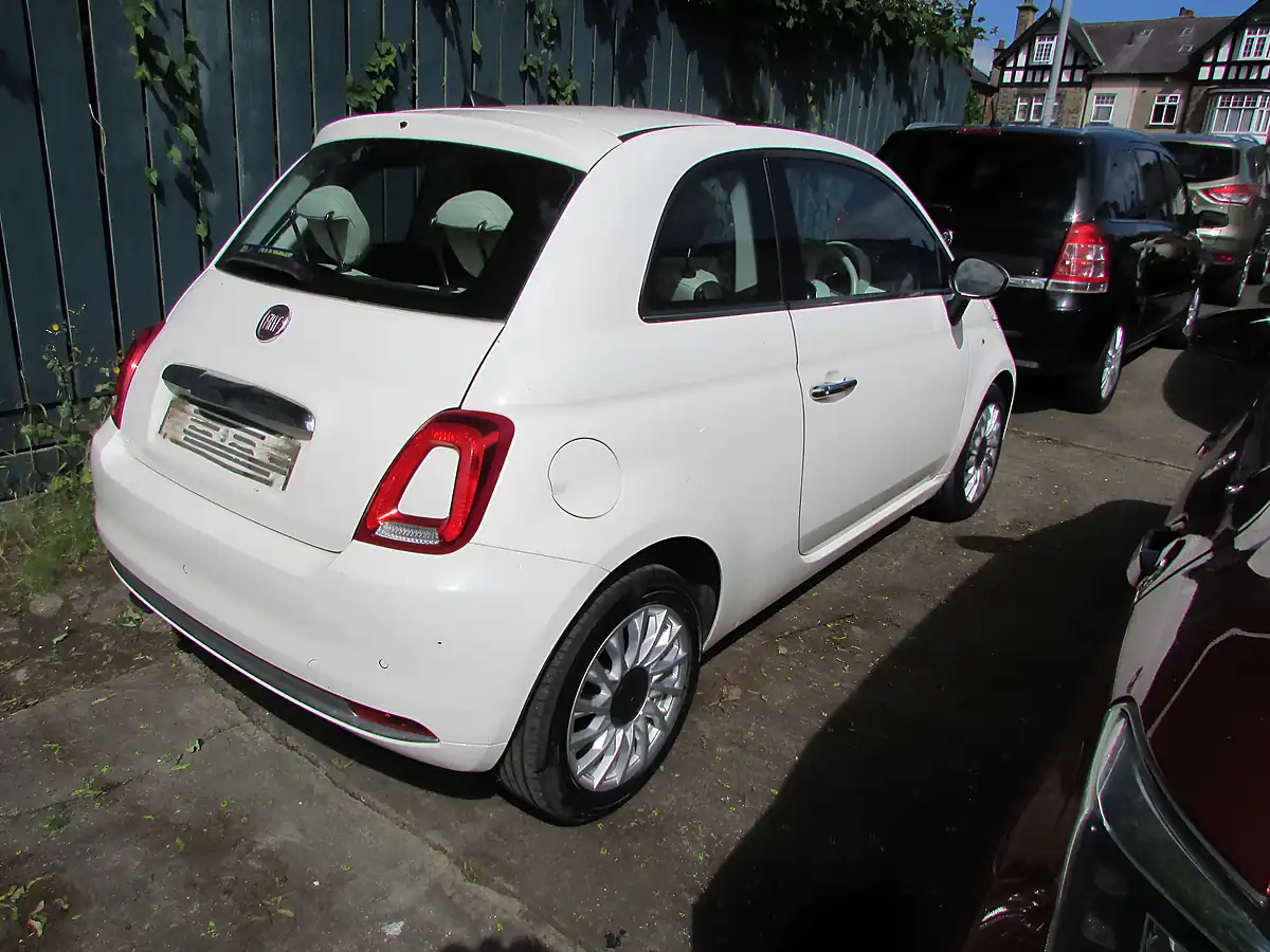 Used 2017 Fiat 500 Lounge White - Interior and Exterior details 12