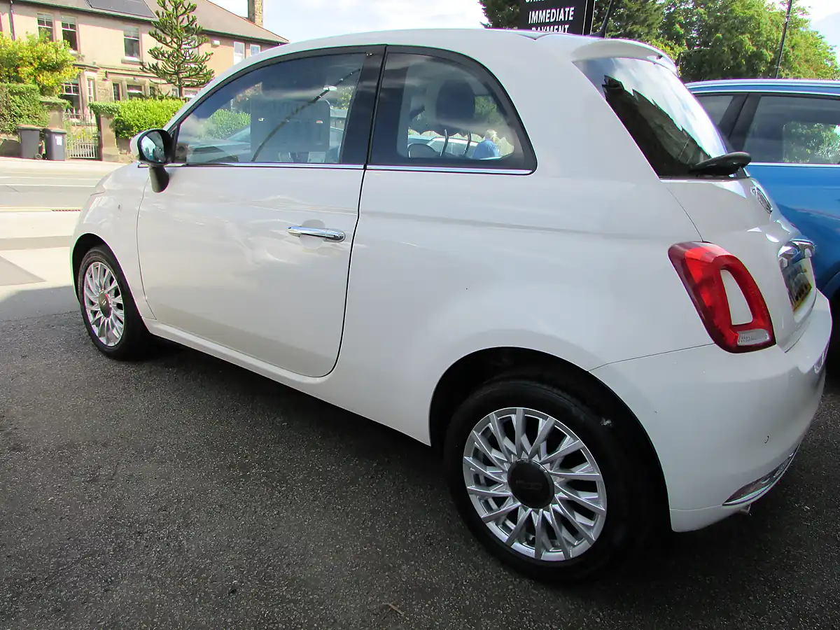 Used 2017 Fiat 500 Lounge White - Interior and Exterior details 20