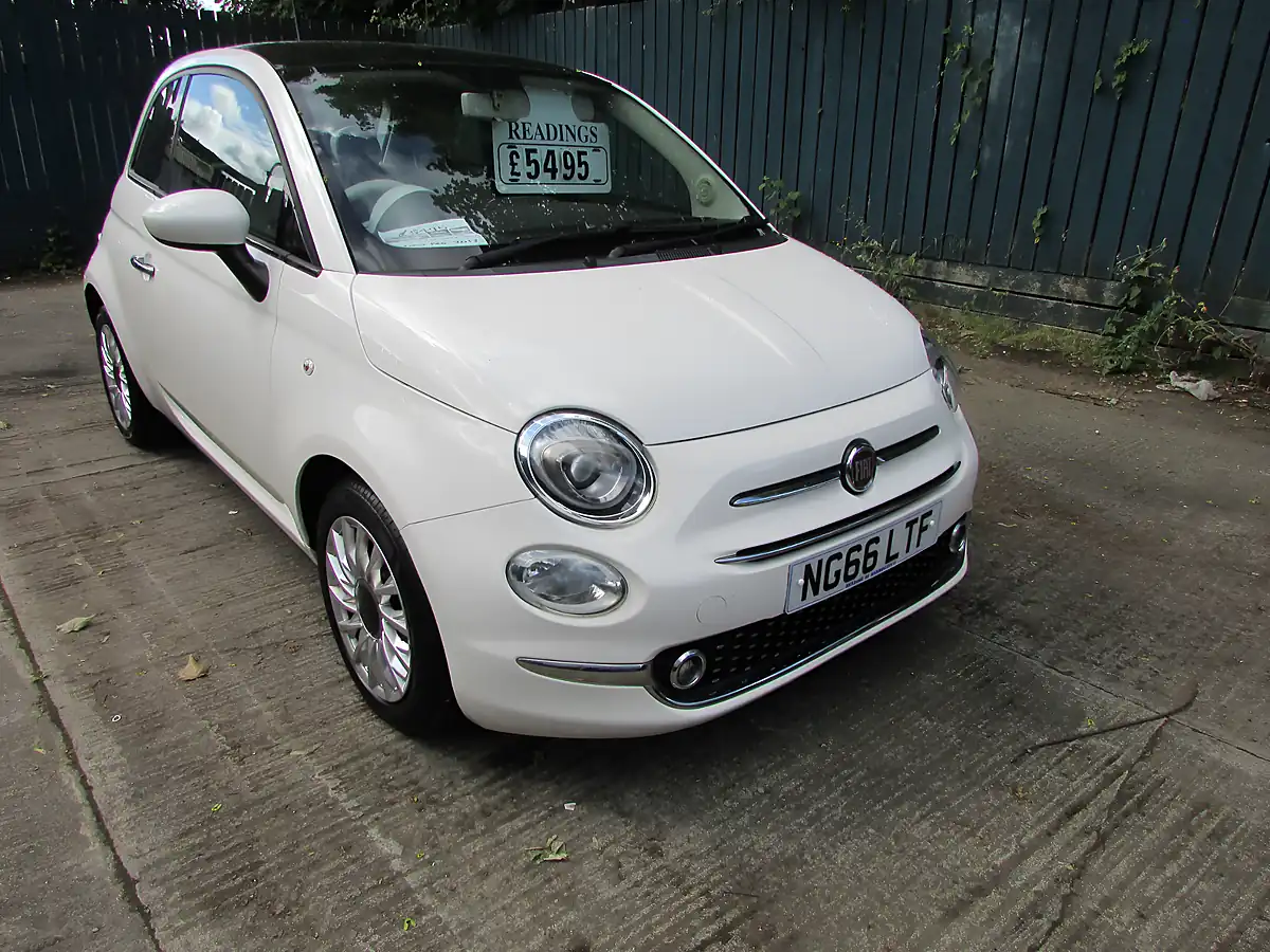 Used 2017 Fiat 500 Lounge White - Interior and Exterior details 5