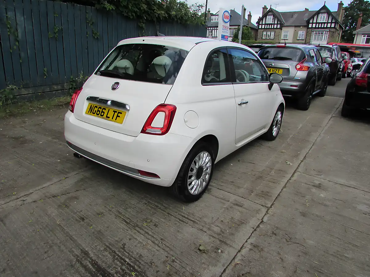 Used 2017 Fiat 500 Lounge White - Interior and Exterior details 6