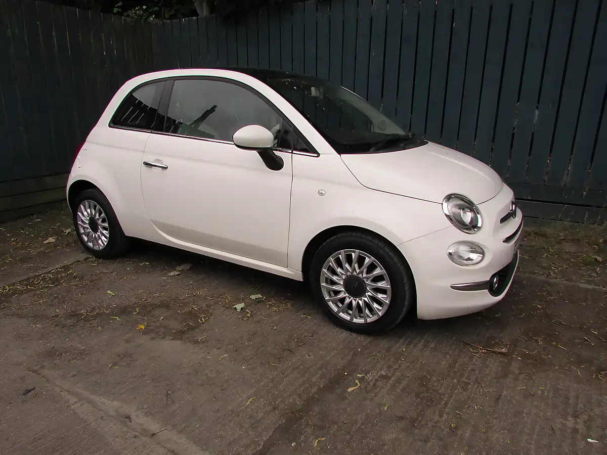Used 2017 Fiat 500 Lounge White - Interior and Exterior details 9