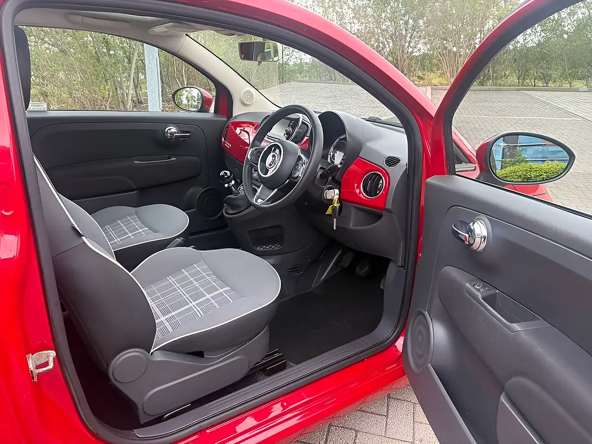 Used 2017 Fiat 500 Pasodoble Red - Interior and Exterior details 11