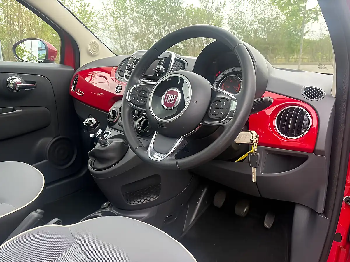 Used 2017 Fiat 500 Pasodoble Red - Interior and Exterior details 13