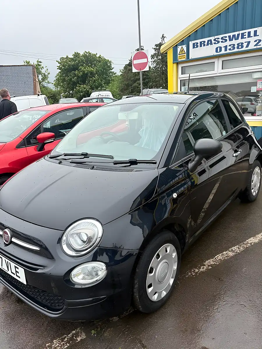 Used 2017 Fiat 500 Pop Black - Interior and Exterior details 3
