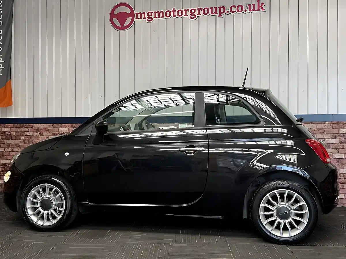 Used 2017 Fiat 500 Pop Star Black - Interior and Exterior details 12
