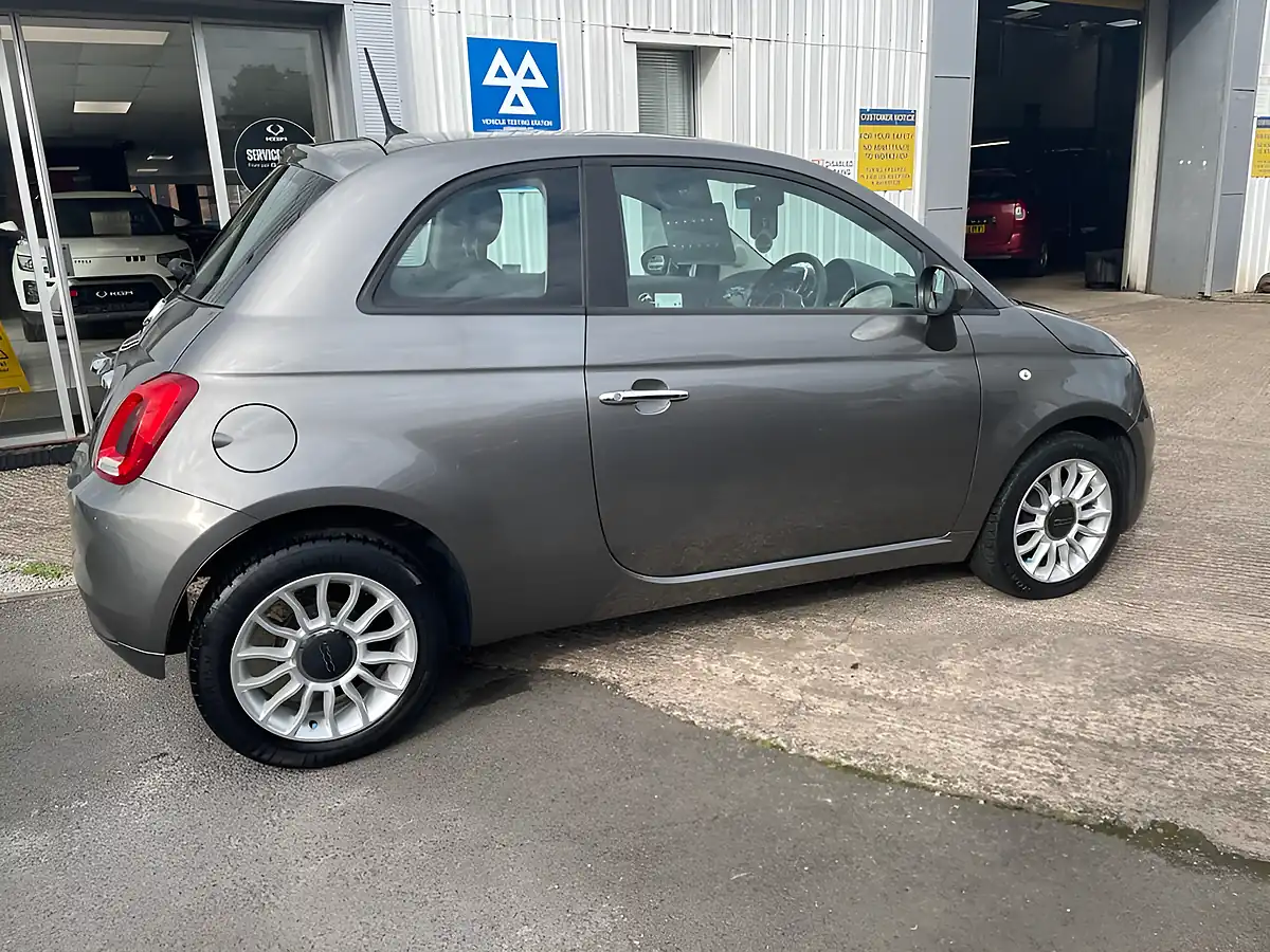Used 2017 Fiat 500 Pop Star Electroclash Grey - Interior and Exterior details 8