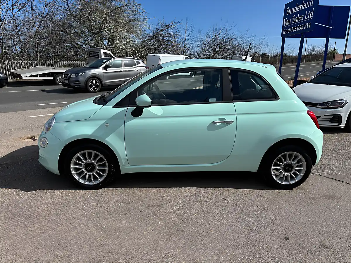 Used 2017 Fiat 500 Pop Star Green - Interior and Exterior details 3