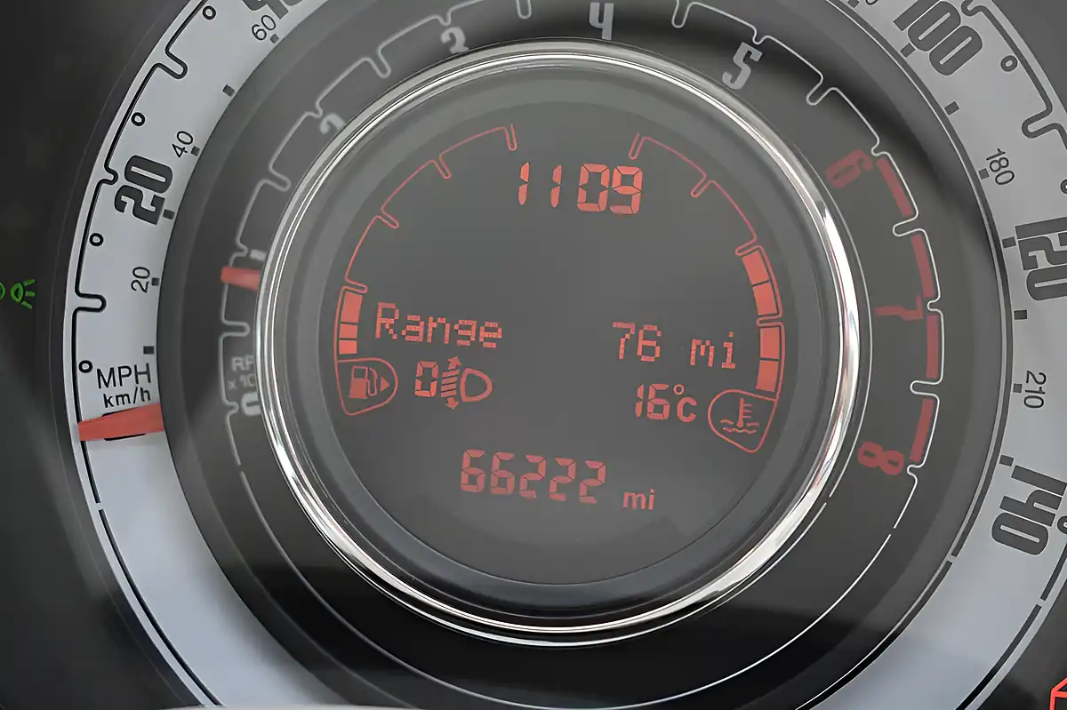Used 2017 Fiat 500 Pop Star Green - Interior and Exterior details 16