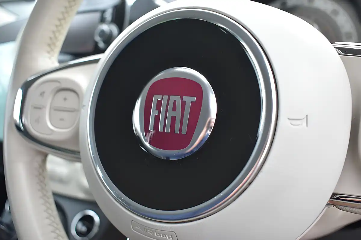 Used 2017 Fiat 500 Pop Star Green - Interior and Exterior details 18