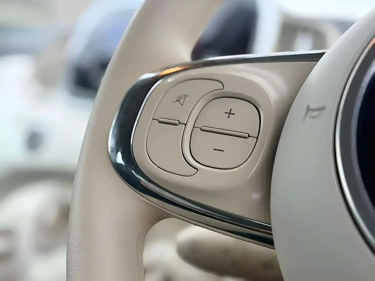 Used 2017 Fiat 500 Pop Star White - Interior and Exterior details 14