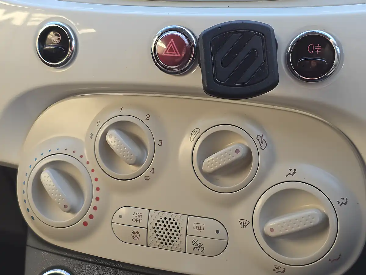 Used 2017 Fiat 500 Pop White - Interior and Exterior details 10