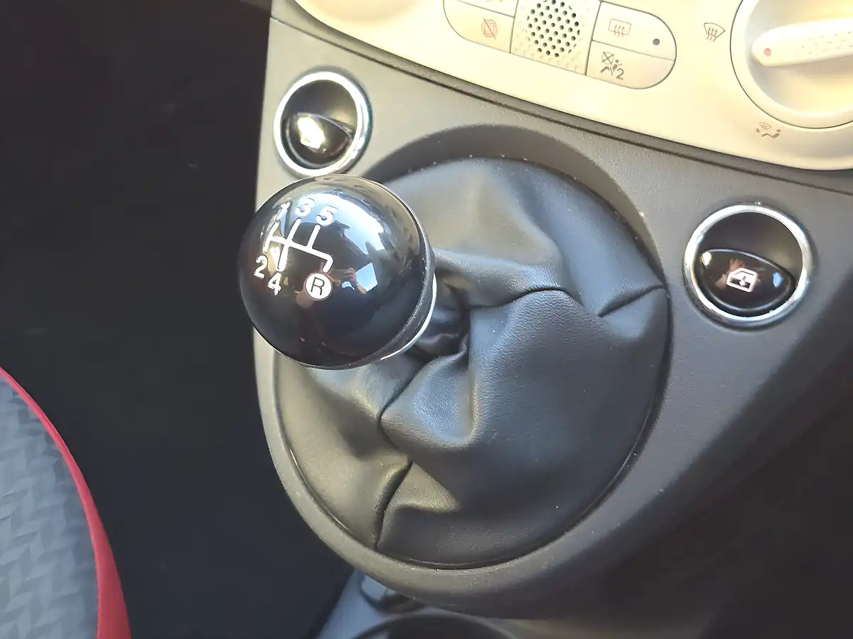 Used 2017 Fiat 500 Pop White - Interior and Exterior details 11