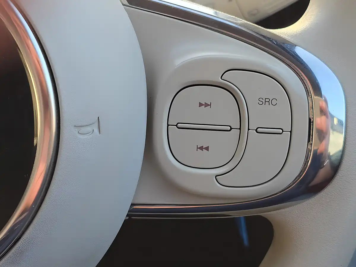 Used 2017 Fiat 500 Pop White - Interior and Exterior details 13