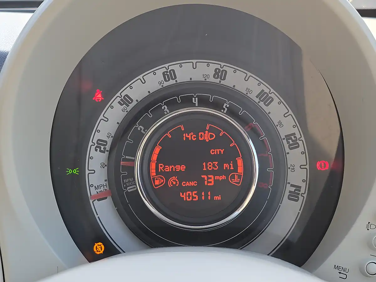 Used 2017 Fiat 500 Pop White - Interior and Exterior details 9