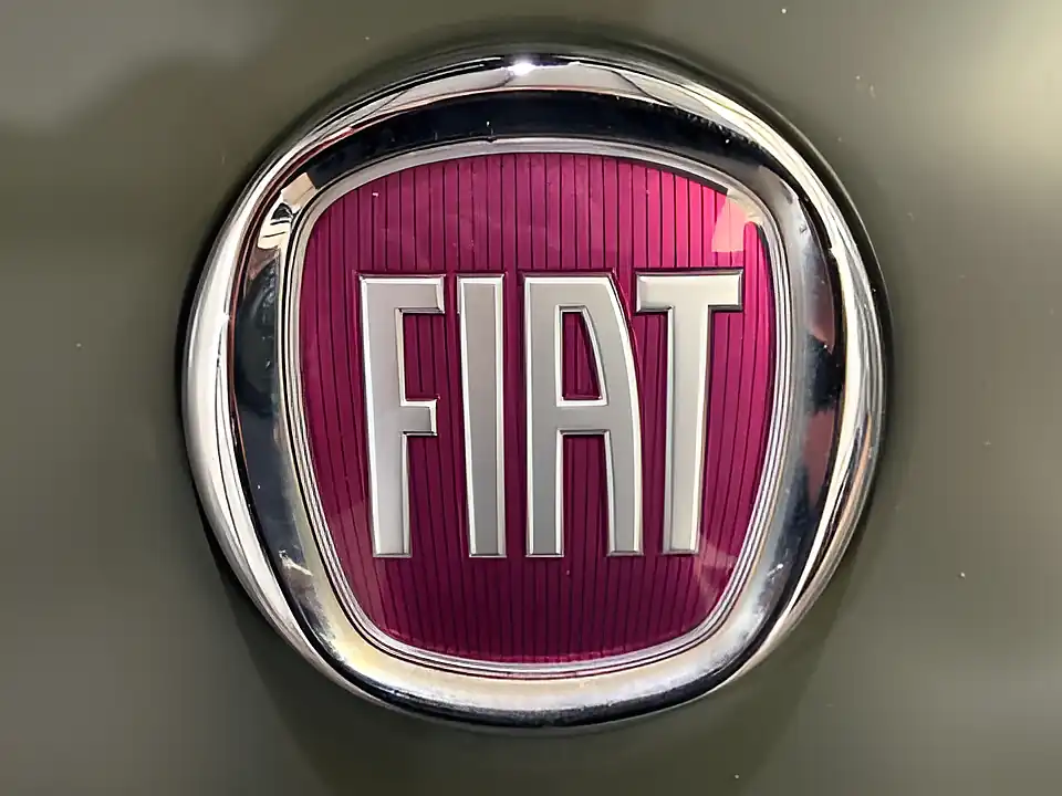 Used 2017 Fiat 500 S Green - Interior and Exterior details 19