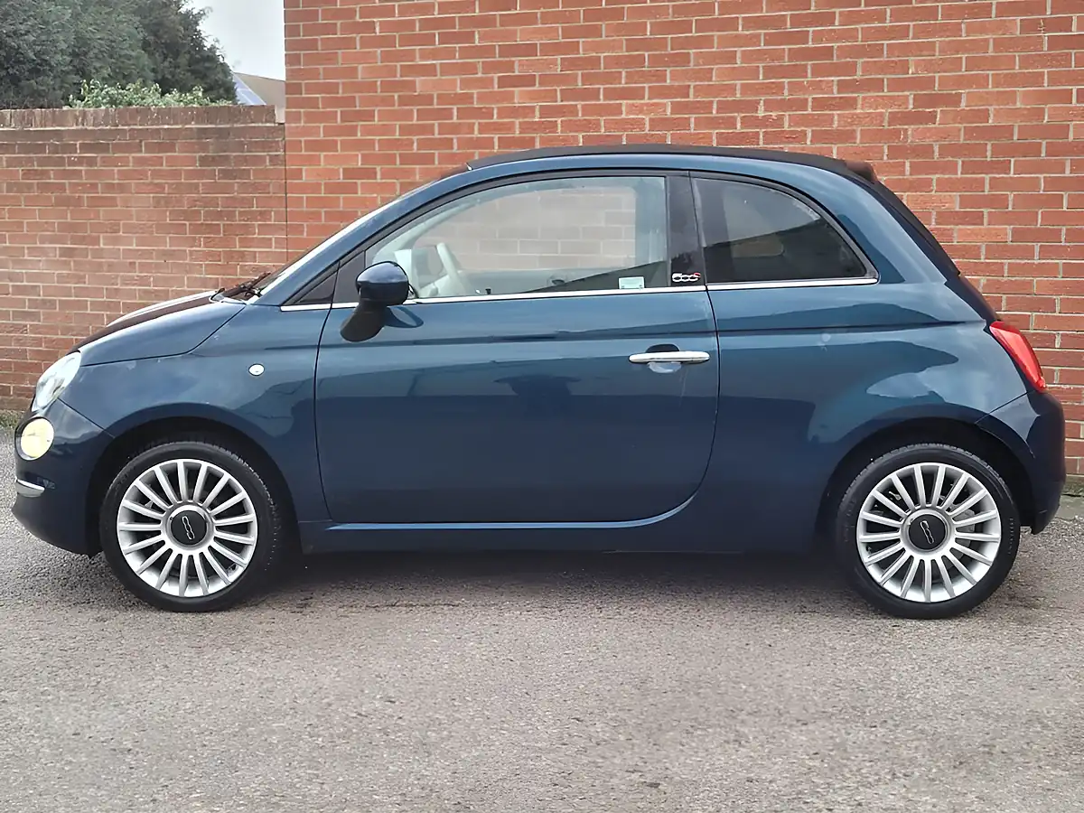Used 2017 Fiat 500C Lounge Blue - Interior and Exterior details 2