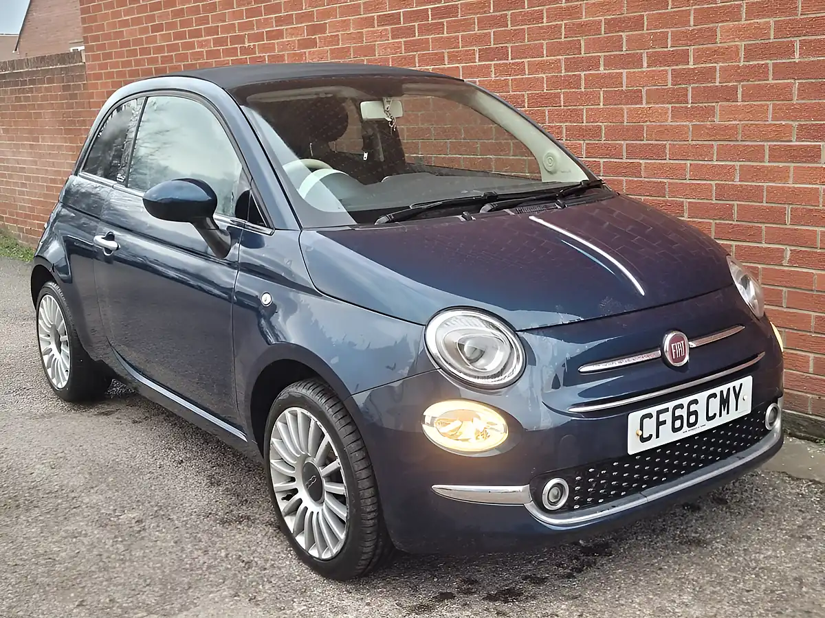 Used 2017 Fiat 500C Lounge Blue - Interior and Exterior details 8
