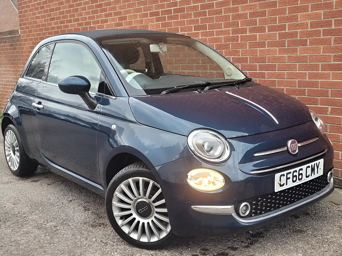 Used 2017 Fiat 500C Lounge Blue - Interior and Exterior details 9