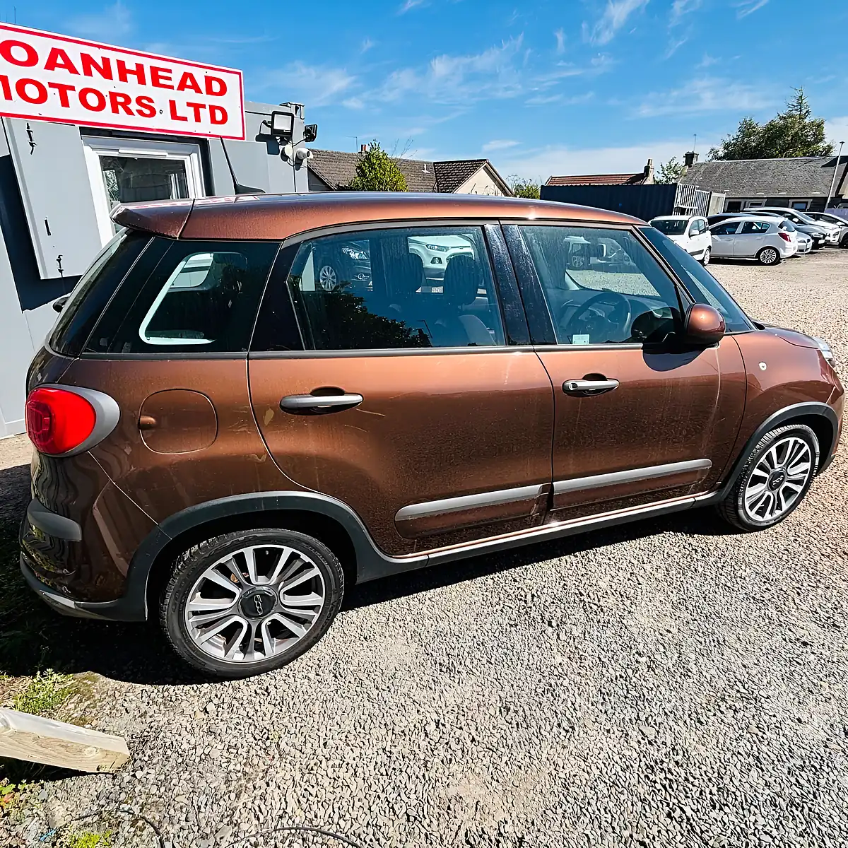 Used 2017 Fiat 500L Cross Series 5 Bronze - Interior and Exterior details 14