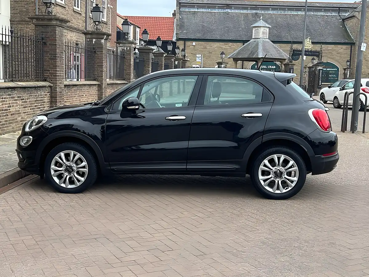 Used 2017 Fiat 500X Pop Star Black - Interior and Exterior details 4