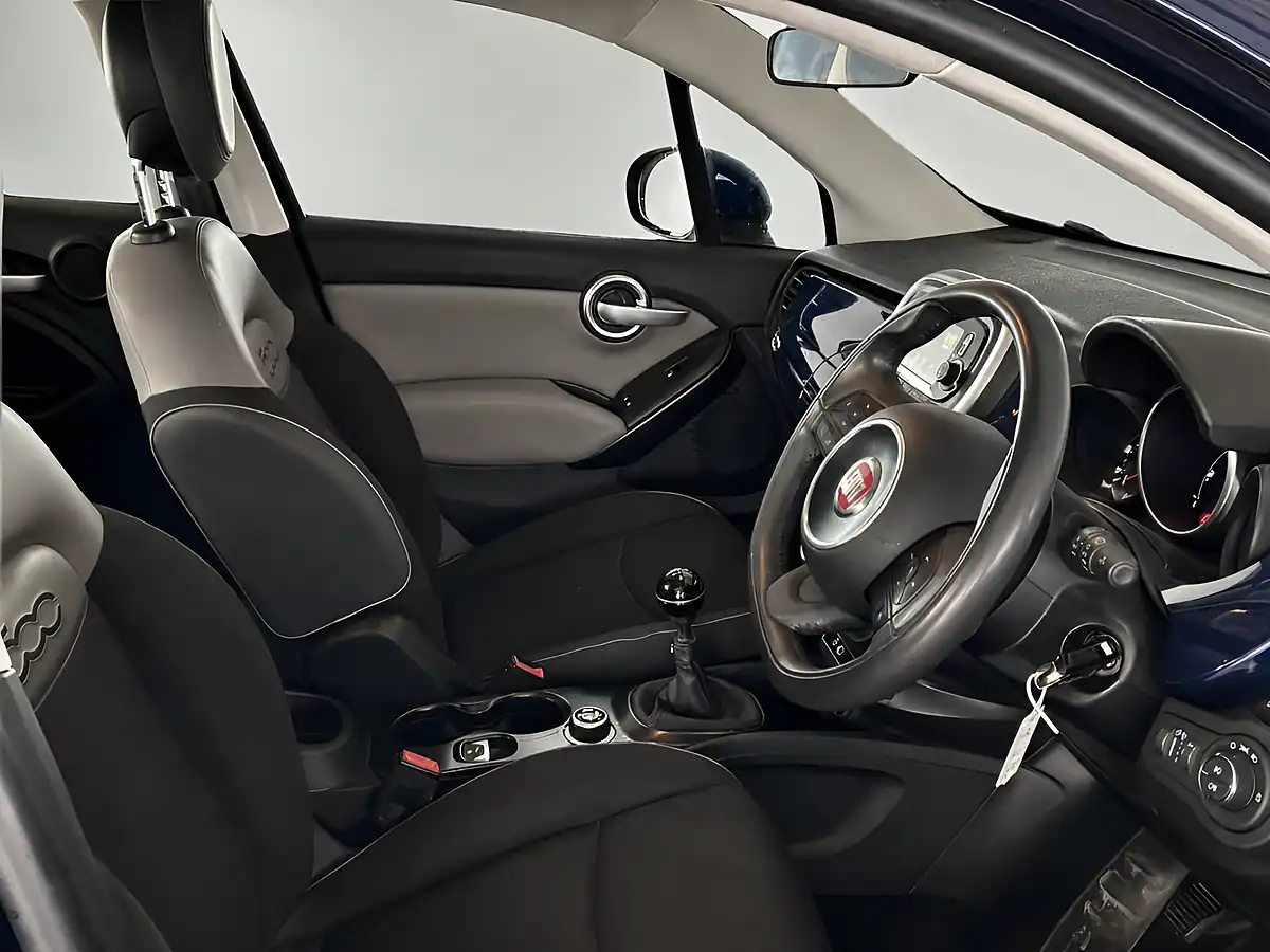 Used 2017 Fiat 500x Pop Star Venezia Blue - Interior and Exterior details 2