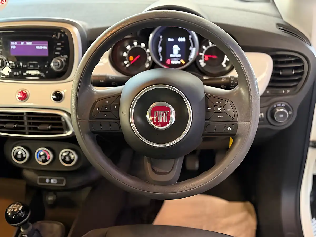Used 2017 Fiat 500X Pop White - Interior and Exterior details 11