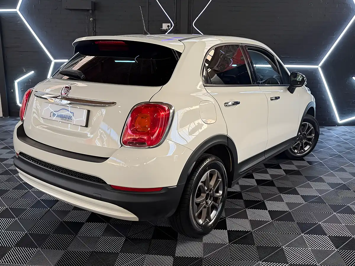 Used 2017 Fiat 500X Pop White - Interior and Exterior details 15