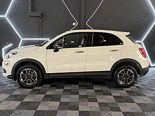 Used 2017 Fiat 500X Pop White - Interior and Exterior details 4