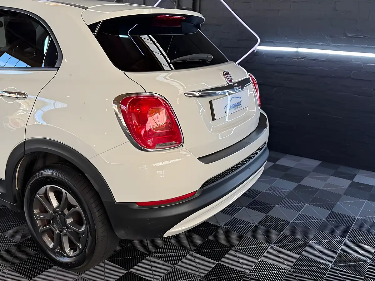 Used 2017 Fiat 500X Pop White - Interior and Exterior details 9