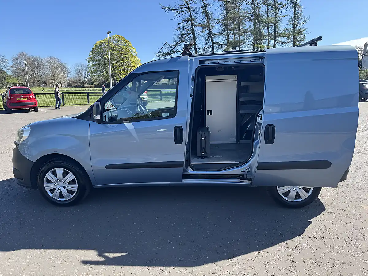 Used 2017 Fiat Doblo Cargo L1 H1 Blue - Interior and Exterior details 14