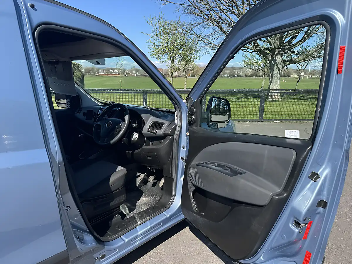 Used 2017 Fiat Doblo Cargo L1 H1 Blue - Interior and Exterior details 17