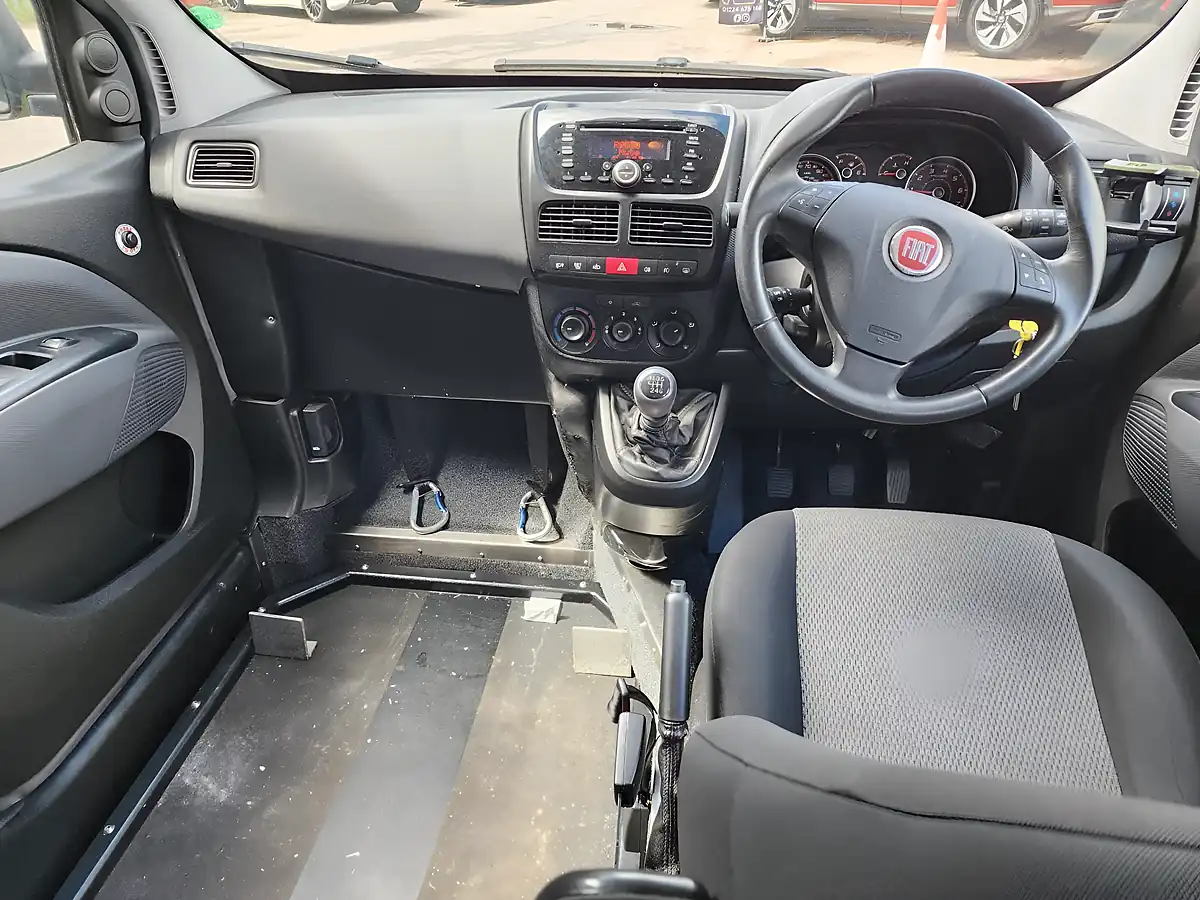 Used 2017 Fiat Doblo Lounge Red - Interior and Exterior details 10