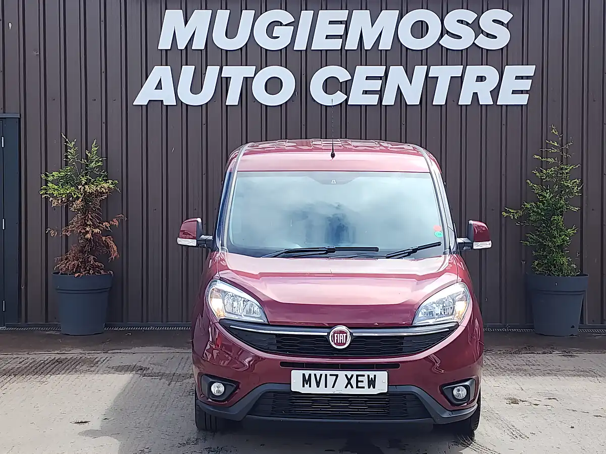 Used 2017 Fiat Doblo Lounge Red - Interior and Exterior details 4