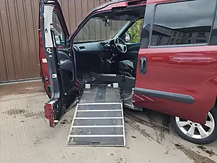 Used 2017 Fiat Doblo Lounge Red - Interior and Exterior details 7