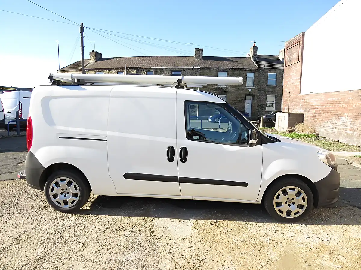 Used 2017 Fiat Doblo Maxi Panel Van White - Interior and Exterior details 11