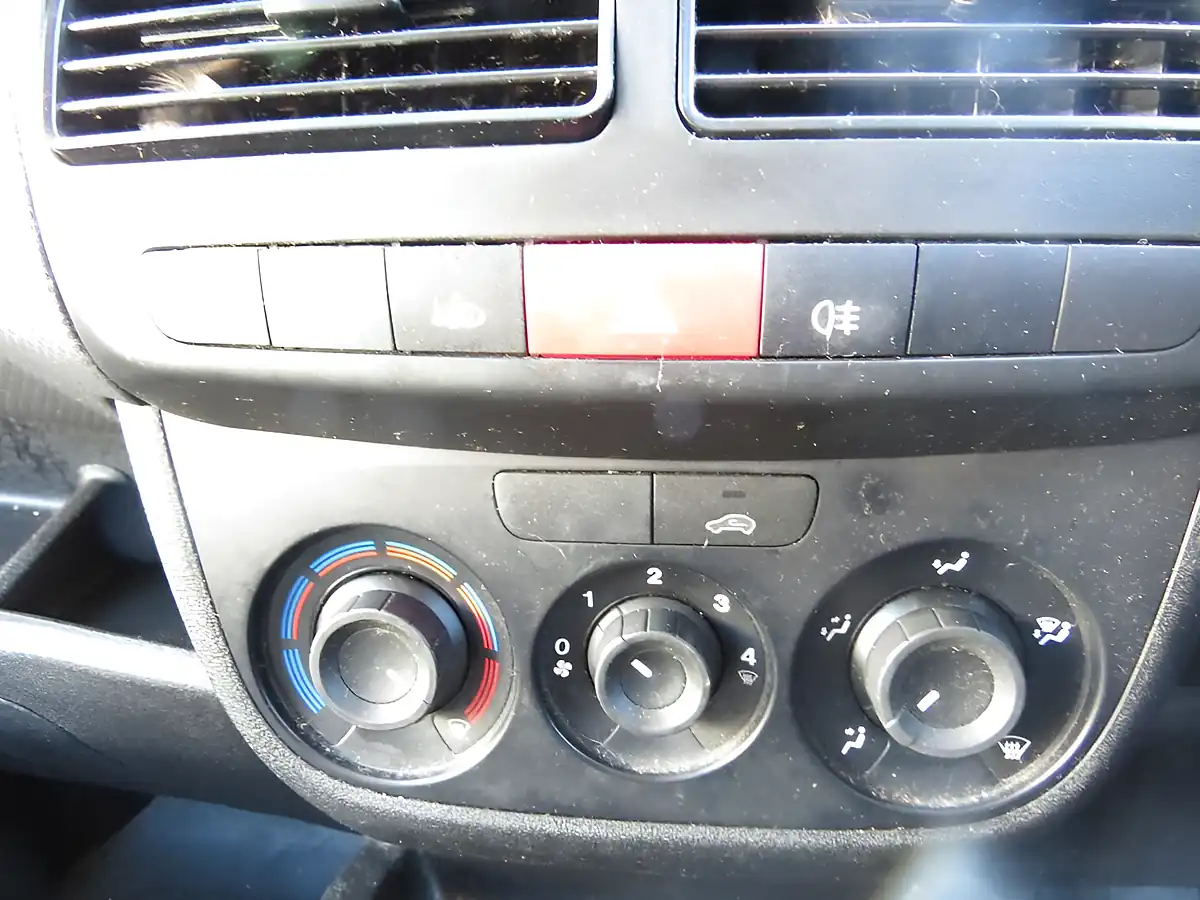 Used 2017 Fiat Doblo Maxi Panel Van White - Interior and Exterior details 20