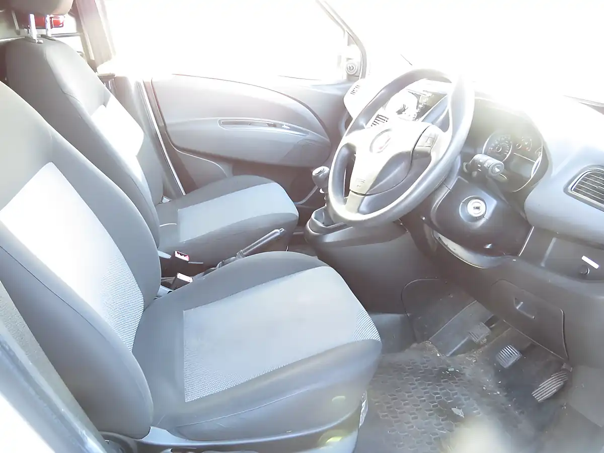Used 2017 Fiat Doblo Maxi Panel Van White - Interior and Exterior details 3