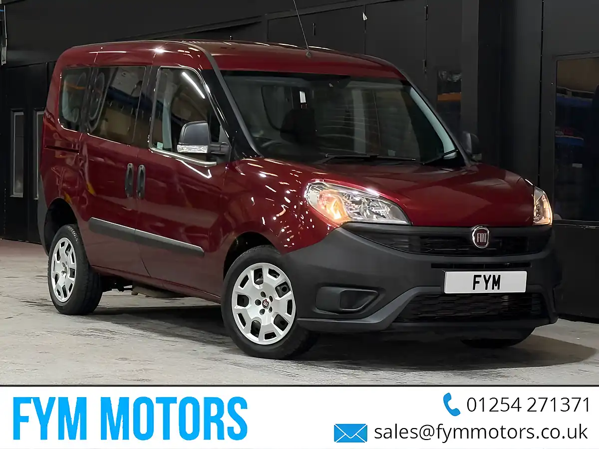Used 2017 Fiat Doblo Pop Red - Front View