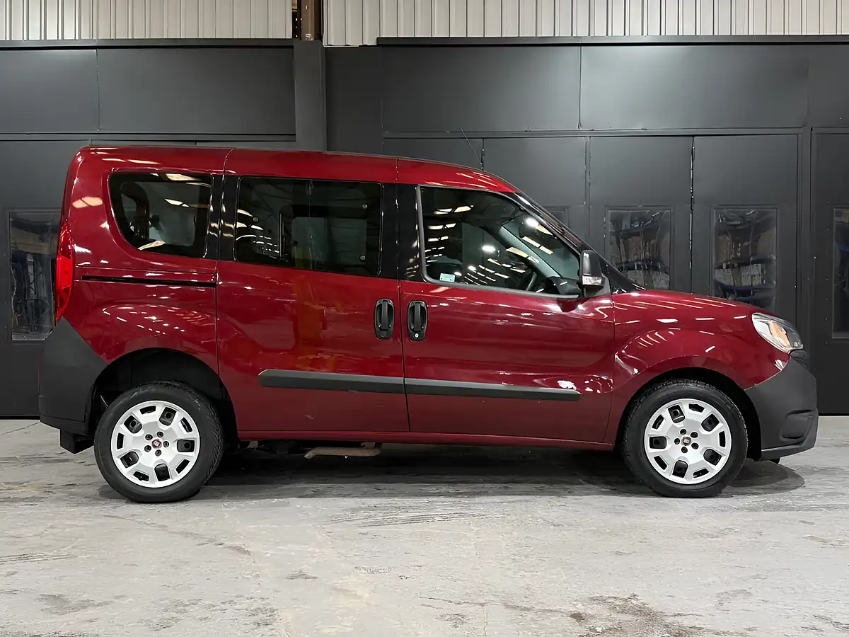 Used 2017 Fiat Doblo Pop Red - Interior and Exterior details 4