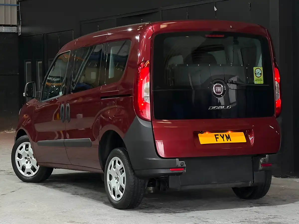 Used 2017 Fiat Doblo Pop Red - Interior and Exterior details 5