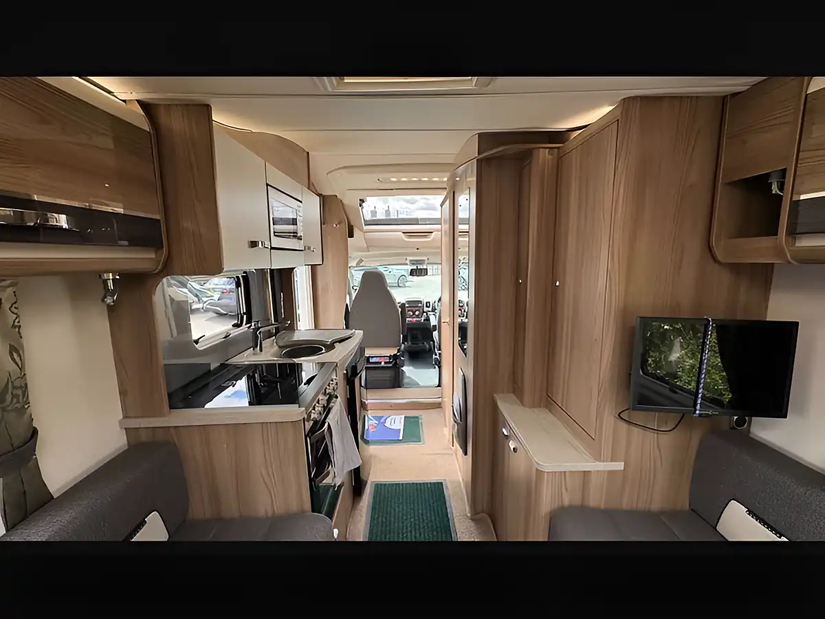 Used 2017 Fiat Ducato Bessacarr 462 White - Interior and Exterior details 14